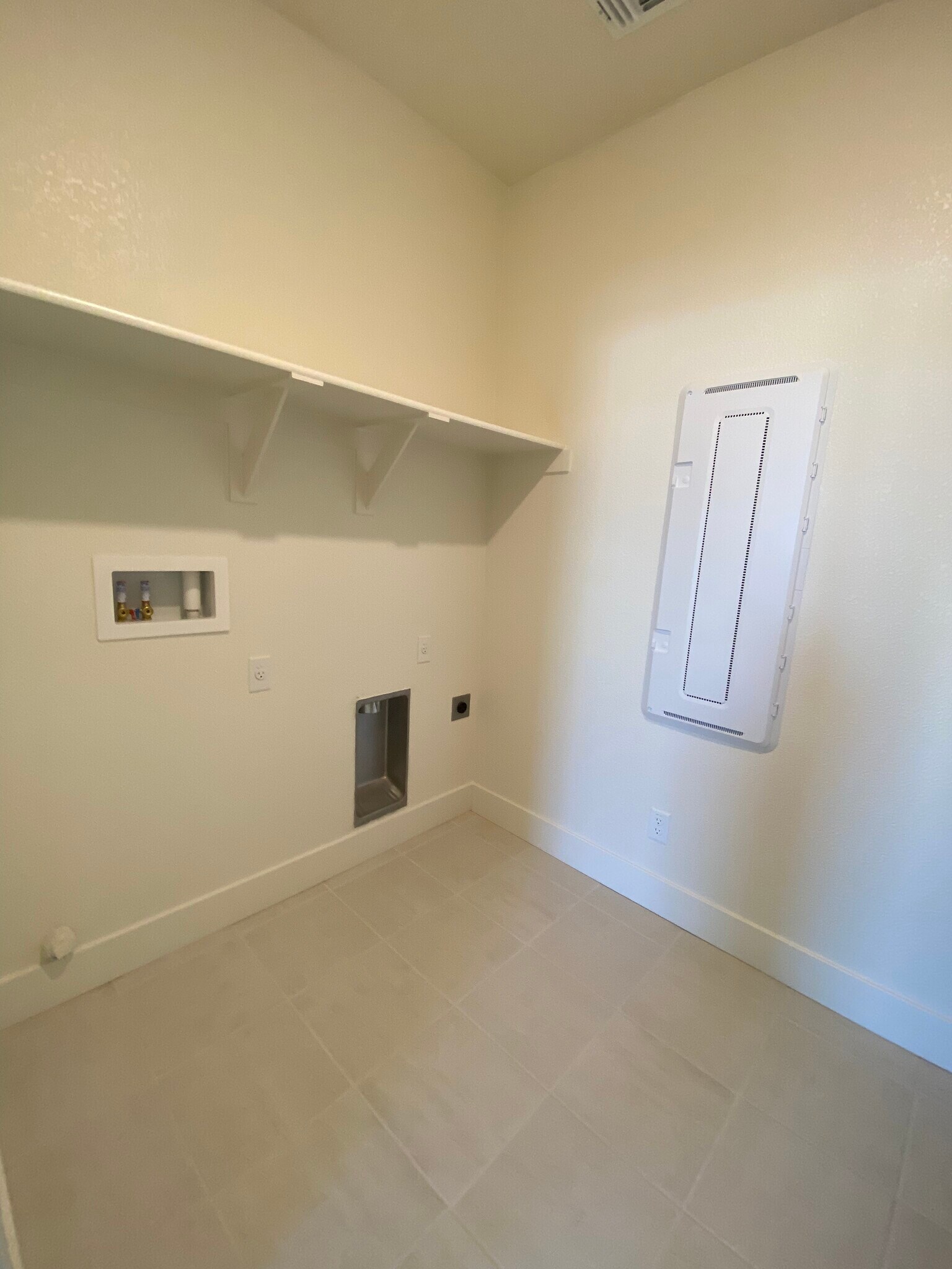 Building Photo - 2466 Elan Dr