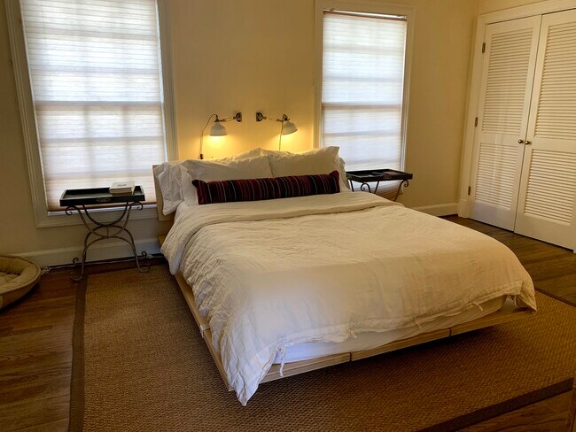 Master bedroom - 164 5th St NE