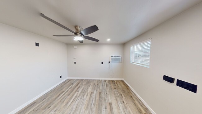 Building Photo - Ideal for solo tenants or couples!