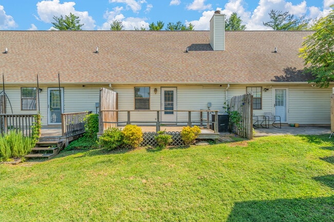 Building Photo - 9009 Fountain Brook Ln