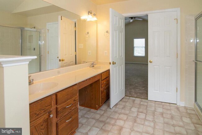 Building Photo - 3018 Desert Palm Ct