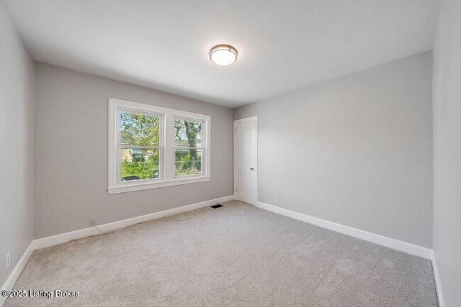 Building Photo - 3319 Vetter Ave
