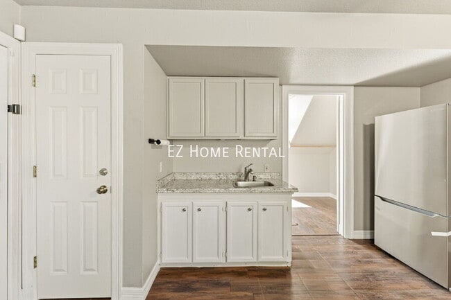 Building Photo - 24527 Appian Ridge