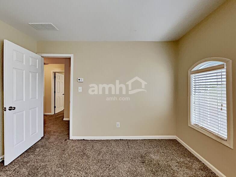 Building Photo - 2263 Worrall Hill Dr