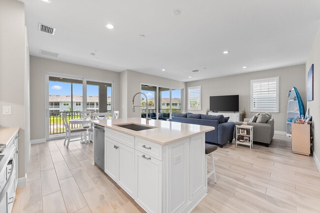 Building Photo - 2609 Seychelles Cir