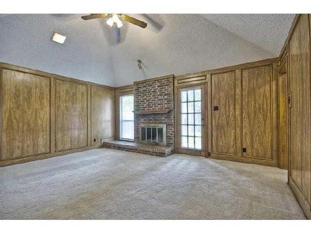 Building Photo - 2021 Chalfont Dr