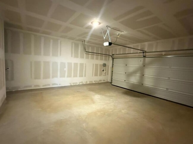 Building Photo - 203 Herald Dr