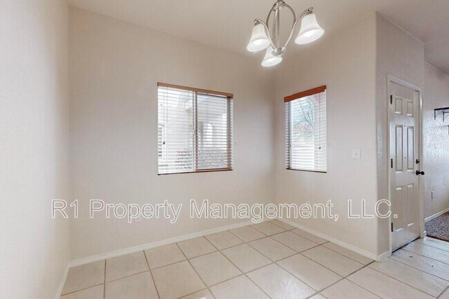 Building Photo - 6800 Vista Del Norte Dr NE