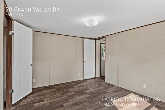 Building Photo - 20 Grand Valley Dr