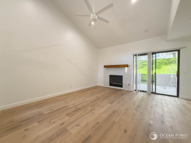 Building Photo - Newly Remodeled 2 Bedroom Condo for Rent i...