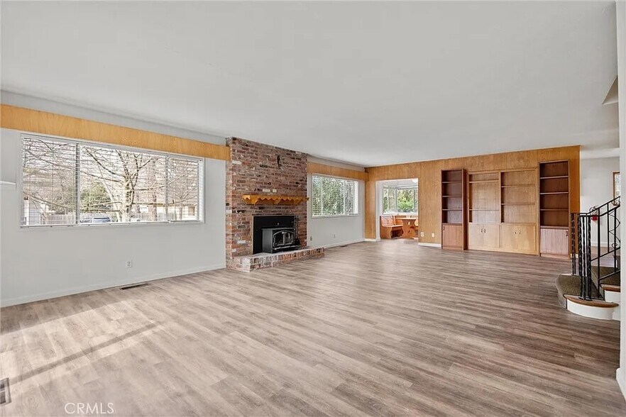 Building Photo - 403 Ash St