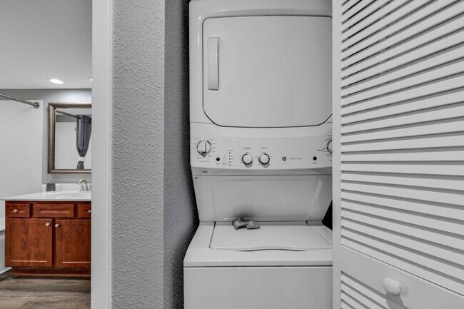 Building Photo - 1700 N Ocean Blvd