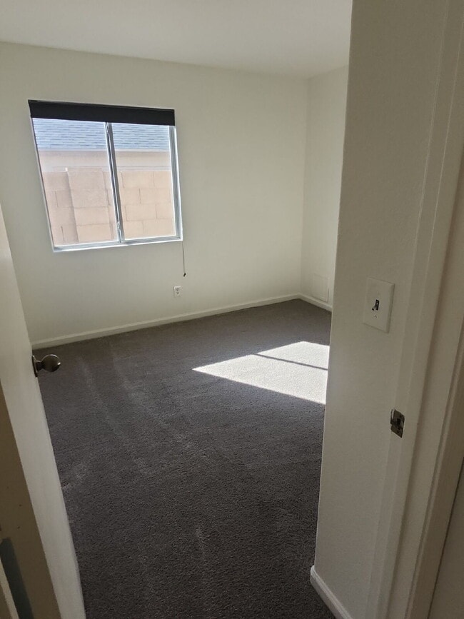 Building Photo - "Charming 3-Bedroom Oasis with 2 Baths in ...