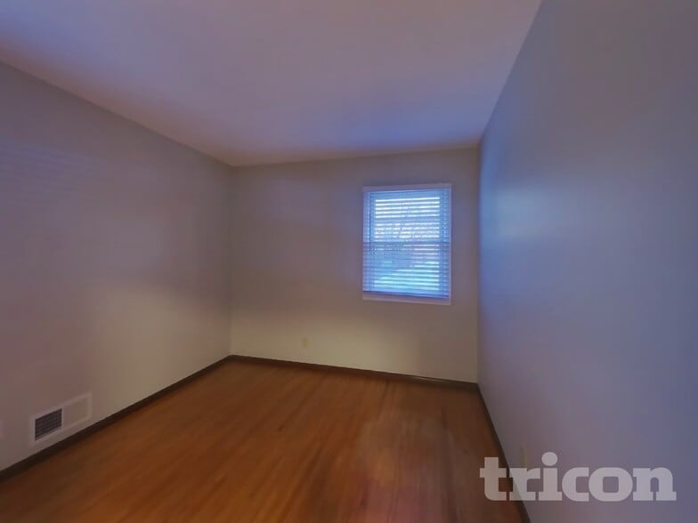 Building Photo - 3733 Hillsboro Ave N