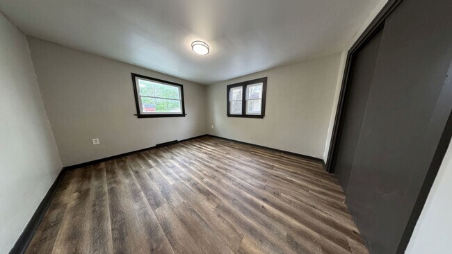 Building Photo - 606 Randolph St