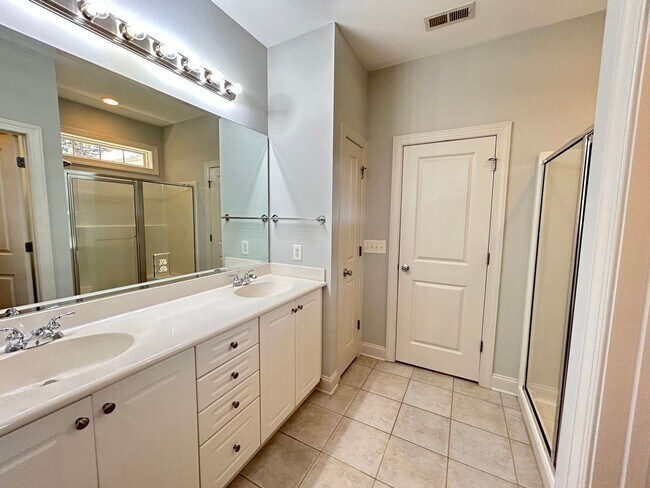 Building Photo - Oak Ridge at Plantation Landing | 4 Bedrooms, 3 Baths