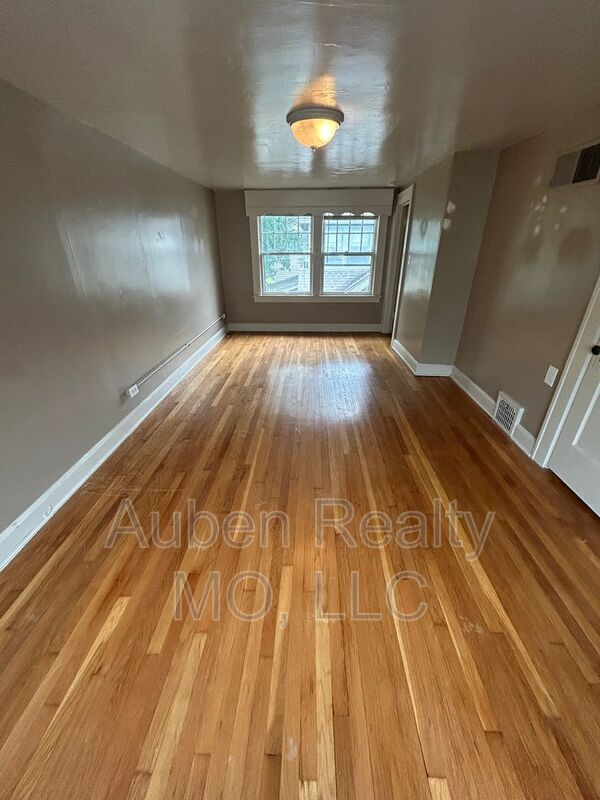 Building Photo - 5431 Harrison St