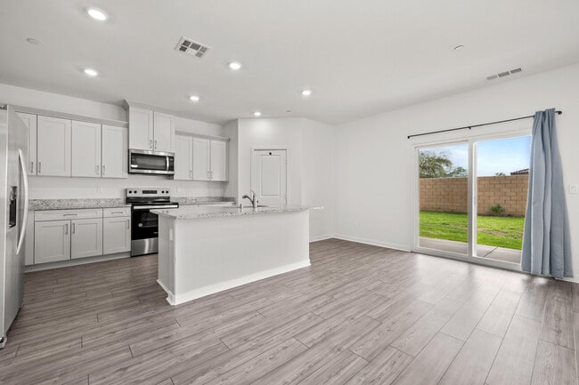 Building Photo - 80425 Enclave Ct