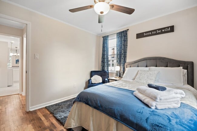 Building Photo - 1301 E 67th St