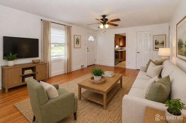 Building Photo - 2 Mohawk Dr