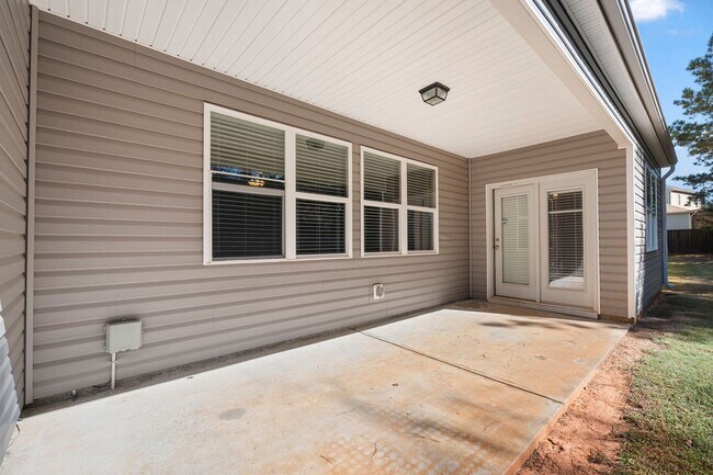 Building Photo - True Ranch Style Living! 2018 Built! 2300+...