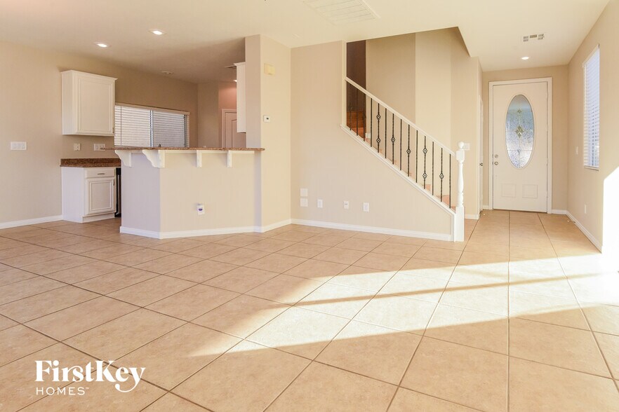 Building Photo - 215 Del Cira Ave