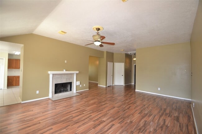Building Photo - 2818 Russett Pl W