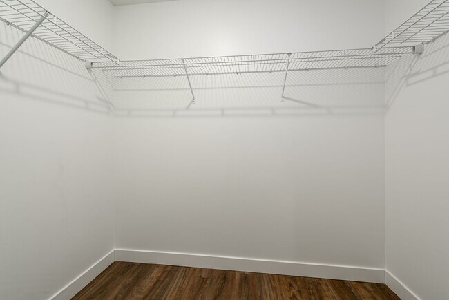 Building Photo - 102 7th Ave NW
