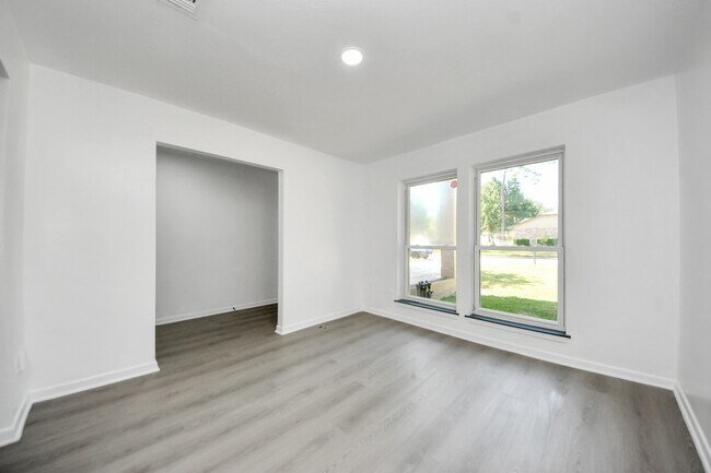 Building Photo - 23002 Grand Rapids Ln