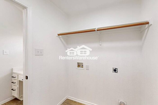 Building Photo - MOVE IN READY - 3BED/2BATH - FORNEY TEXAS