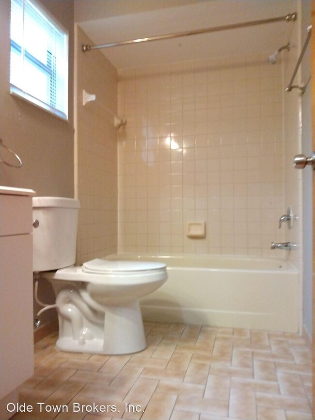 Building Photo - 3 br, 3 bath House - 606 E Orange Street