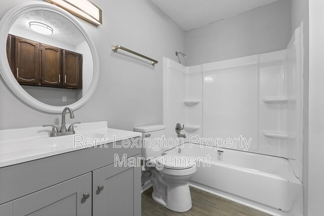 Building Photo - 1649 Foxhaven Dr