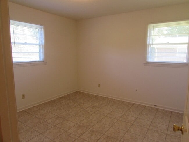 Building Photo - 6016 Pleasant Grove Rd