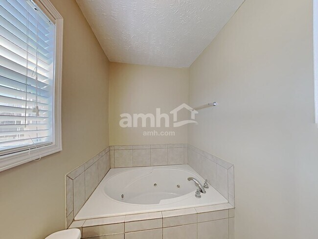Building Photo - 119 Nick Price Dr