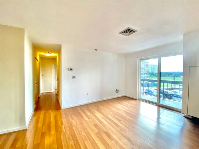 Building Photo - 90 Quincy Shore Dr