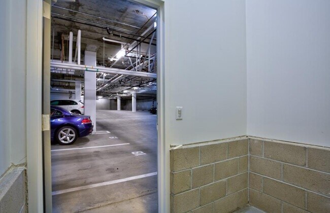 Building Photo - 1705-1725 Ocean Ave