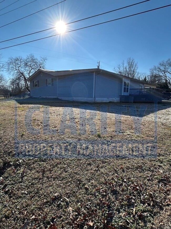 Building Photo - Three bedroom duplex in Charleston