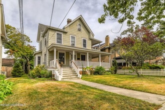 Building Photo - 1205 Sunset Ave