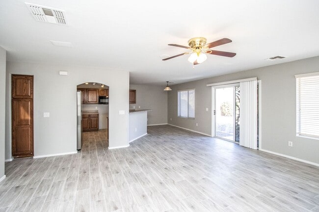 Building Photo - FANTASTIC 4BED/3 BATH SAN TAN HOME in RANCHO BELLA VISTA