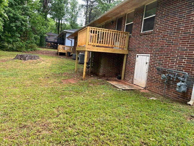 Building Photo - 1459 Janmar Dr