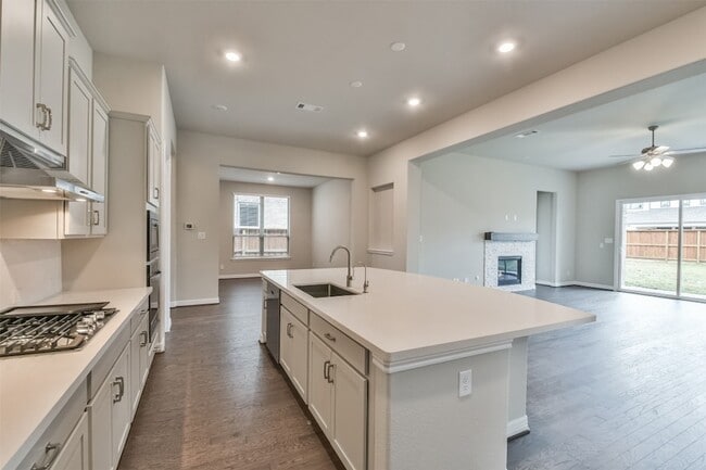 Building Photo - 27124 Regal Scott Dr