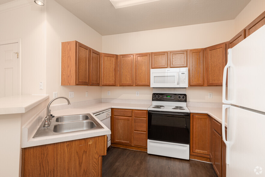 1BR, 1BA - 861SF - The Heights at Bridgewater