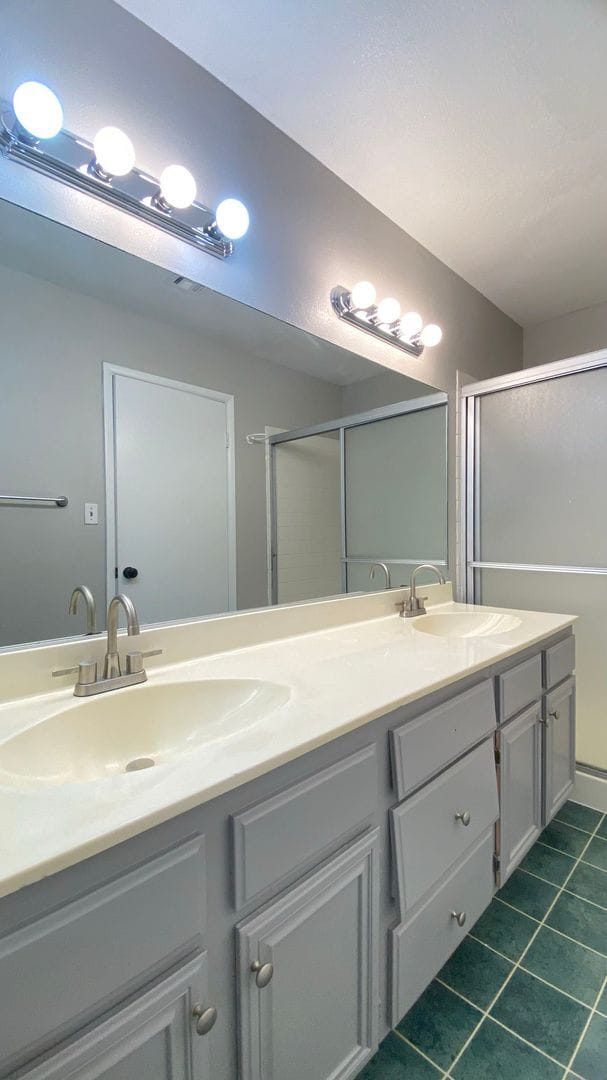 Building Photo - 8740 Cremona Dr