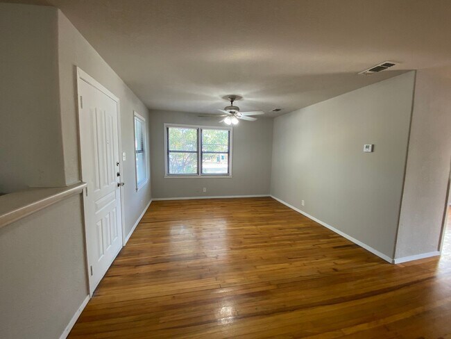 Building Photo - SEPTEMBER  HALF OFF First Month Rent