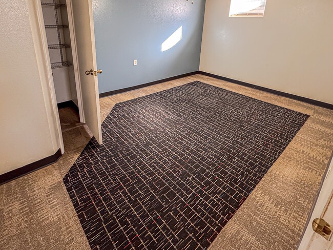 Building Photo - 702 Melton St