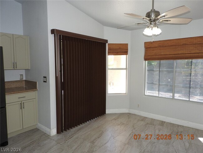 Building Photo - 4533 Chestnut Blaze