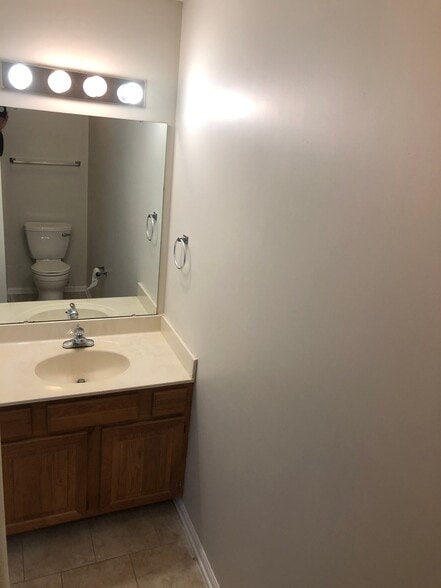 Building Photo - 6705 Twin Tree Ct