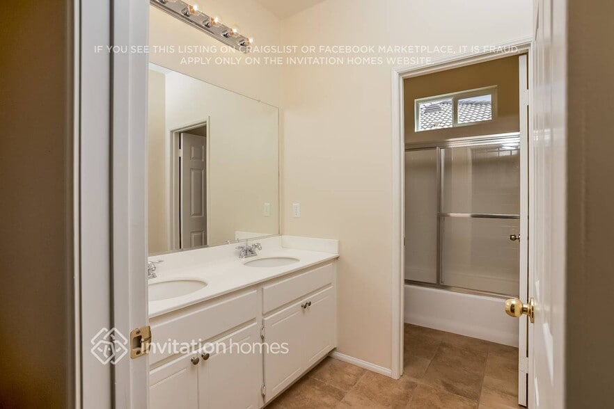 Building Photo - 52 Ivory Ave