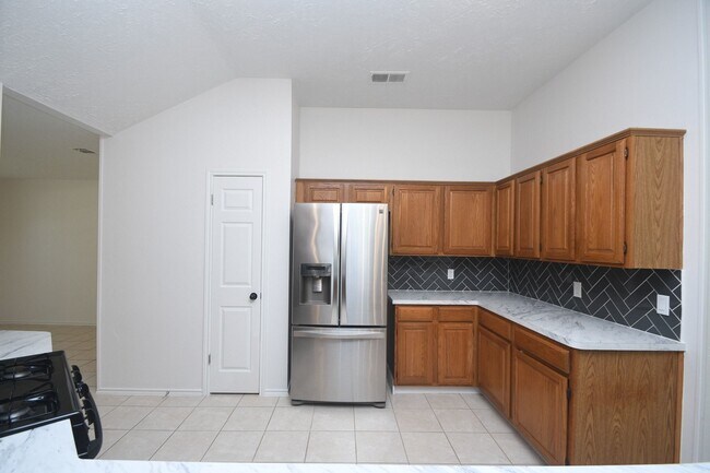 Building Photo - 2303 Old Dixie Dr
