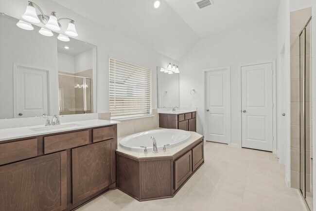 Building Photo - 1420 Florecer Ln